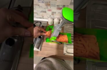 I almost cut my finger with this new tool!! 🍠 🔪 #italianfood  #calabria #cooking #italy #food