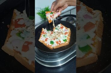 Viral Bread Pizza #bread #breadrecipe #breadpizza #viral #trending #shorts #recipe #pizza #cooking