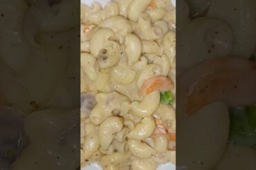 white sauce pasta recipe||yummy creamy white cheese pasta recipe🥕🫑🌰 😋🥘#esyrecipe #yummy #deliciousin