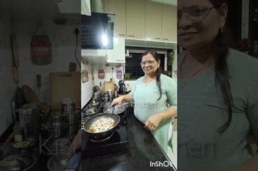 No Maida No Yeast l Aata Pizza Recipe 😋 l गव्हाच्या पिठाचा पौष्टिक पिझ्झा #shorts #shortvideo