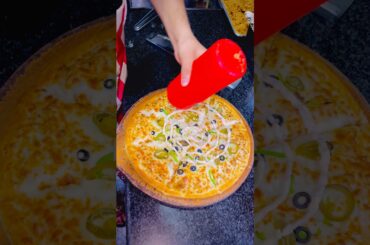 #food #pizzalover #streetfood #cloudkitchen #pizza #pizzastreetfood #tamannapraveenvlogs #foodie