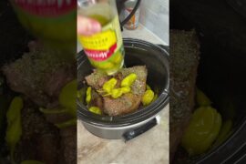 Crockpot Italian Beef Sandwiches. #recipe #crockpotrecipes #italianbeefsandwich #dinnerideas