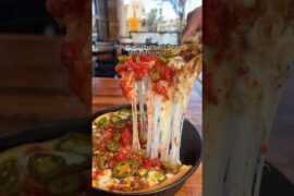 Best deep dish pizza in Long Beach and Orange County #chicagostylepizza #cheesepull #shorts
