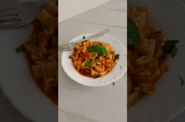 Fun Arrabbiata -Jain, but make it irresistible 🇮🇹 #Pastalovers #ItalianFood #ComfortFood #VegPasta