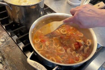 Calamarata Pasta with Squid (Calamarata Pasta with Calamari)