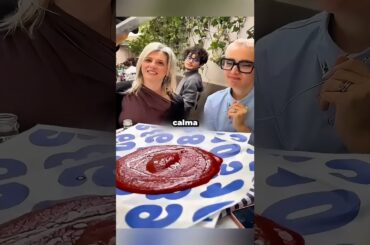 El astuto truco del camarero italiano con la pizza #prank #funny #italy