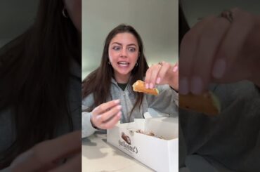 Cannolis for breakfast !!! #tastetest #eatwithme #cannoli #eatingasmr #italianfood #yummy #chewing