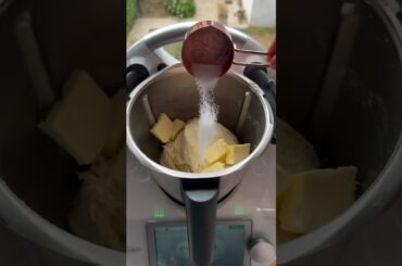 بيتزا محشية على طريقة 📌@asmabakloutirecipes8978 #وصفات #relookingcuisine #طبخ #food #recipe