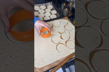 ميني بيتزا بالدقيق الكامل