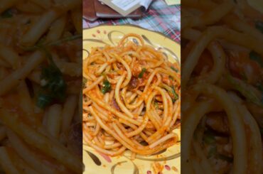 SPAGHETTI MUKBANG!!. Eating show . With spicy meat sauce . #spaghetti #food #spicy #italian #hungry