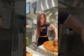 Slicing a LARGE pizza!! #pizza #pasta #italianfood #dinnertime #calgary #entrepreneur