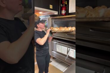 Famous bread knots! #blowup #famous #viral #cover #food #italian #newyorkstylepizza #pizza