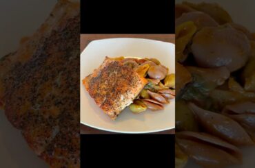 One Pan Pasta with Salmon #trendingshorts #simplecooking #pasta #salmon