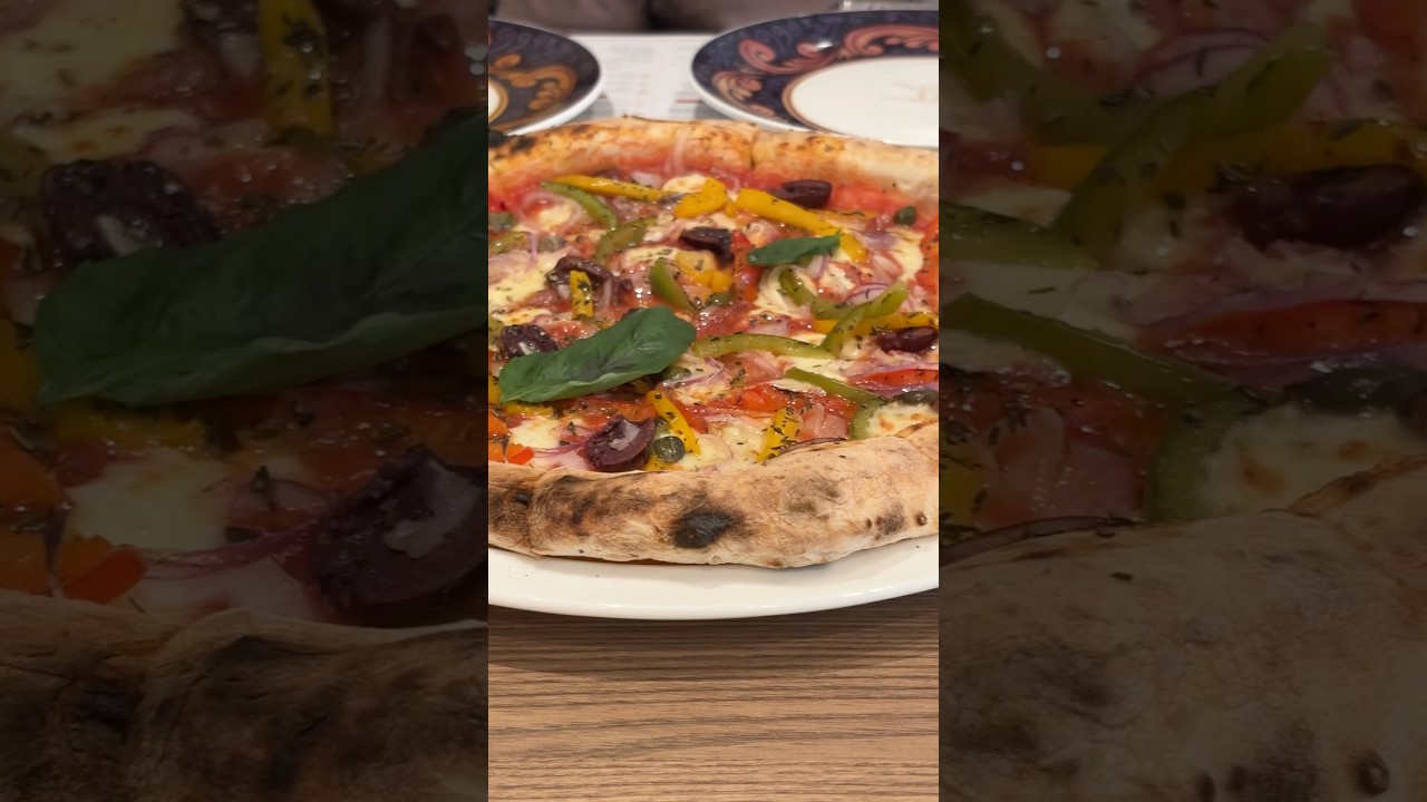 Pizza🍕Coffee☕️Have you ever try this combination🤑♥️#foodietravellerjohan #foodrecipe #food #shorts Pizza🍕Coffee☕️Have you ever try this combination🤑♥️#foodietravellerjohan #foodrecipe #food #shorts