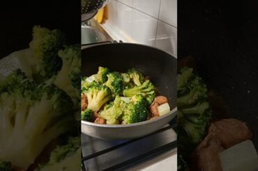 Broccoli sausage na maanghang sa.pasta #subscribers #cooking #pasta