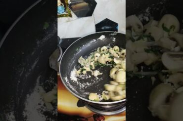 Creamy Mashroom Tost #viralvideo #recipe #food #cooking #tost #mashroom #shorts #italian