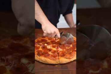 Stuffed pizza w/#food #pizza #italy #pizza #recipe #funny #cooking #pizzalover #eatpizza #pizzatime