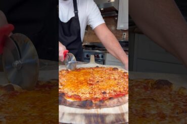 Friday’s are for pizza. Baked in my home oven with my new recipe👌#pizza