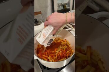 and one of my favorites because it takes 15 minutes to make! Spicy One Pot Pasta: 1 tbsp butter 1