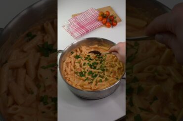 Creamy Tomato & Garlic Pasta 🤗 #ivaninkutak #recipe #cooking #recipes #pasta