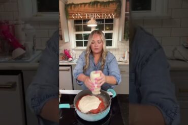 Is this my sign to cook spaghetti tonight for dinner🍝🧐What are yall having??#onthisday #spaghetti