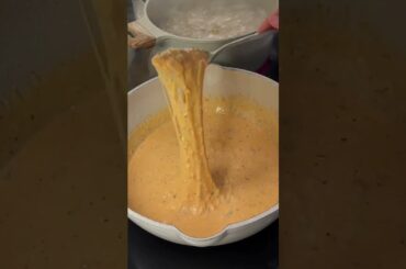 Nothing like a creamy pasta dinner 🍝#cooking #mom #wife #easydinner #recipeshorts