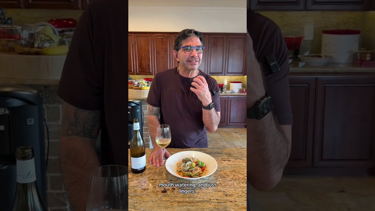 The only thing that can make vongole even better? The glass right beside it. ๐๐๐ท The only thing that can make vongole even better? The glass right beside it. ๐๐๐ท