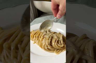 anchovy cacio e pepe