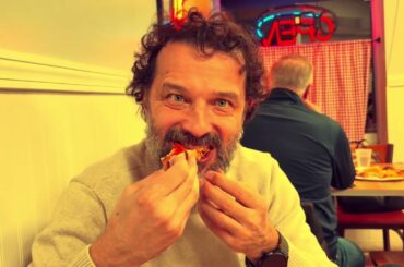 Friday Night Pizza 🍕 Reviews, Ep. #20 - Olde World Apizza