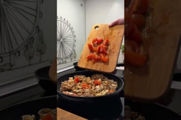 Creamy chicken pasta - quick, filling, and unbelievably delicious. #pasta #cooking #easyrecipe