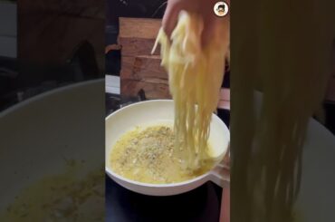 Restaurant Style Aglio e Olio Pasta | 10 Minute Italian Recipe #food #foodie #foryou #trending #for