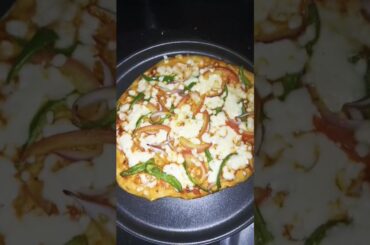 Homemade pizza 🍕 😋