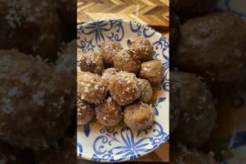 How To Make Authentic Italian Meatballs in White Wine Sauce #meatballs #whitewine #italianfood