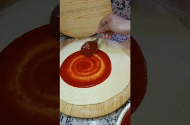 #pizzarecipe #pizzapie #dominospizza #italiancooking #cookingvideos #italianfood