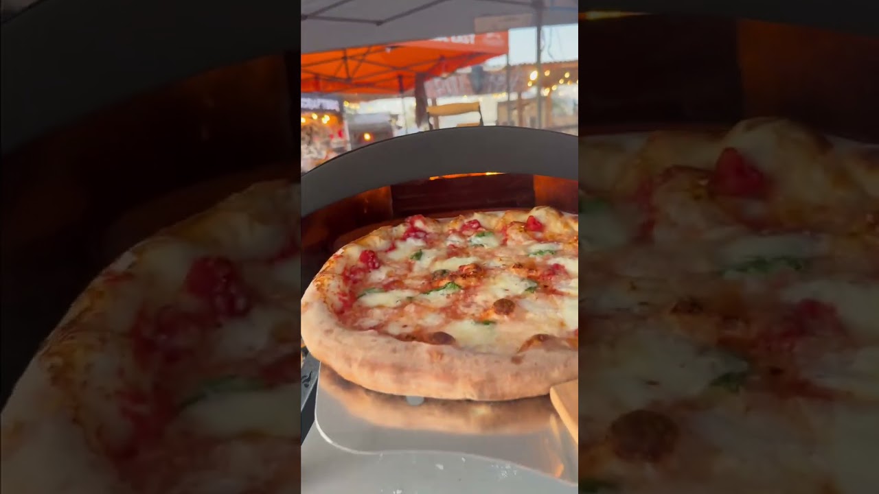 Fast-start gas. Real wood smoke. 🔥 Bertello SimulFIRE 16″ Rotating Outdoor Pizza Oven Fast-start gas. Real wood smoke. 🔥 Bertello SimulFIRE 16" Rotating Outdoor Pizza Oven