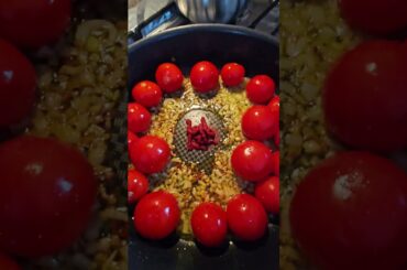 Fresh Tomato Sauce with Pasta...#italiancuisine #italian #pastaaddict #pastalover #pasta #pastalove