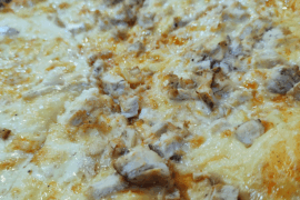 Pizza with Chicken and three Cheese