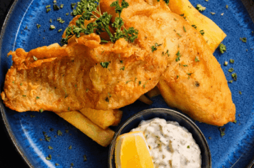 1 4 a v e s t y l e f i s h a n d c h i p s s e r v e d w i t h h o m e m a d e t a r t a r e s a u c e