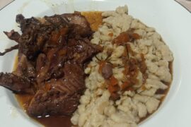 Coniglio alla trentina con spatzle bianchi al burro