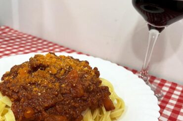 5 hours slow cooked Bolognese ragu
