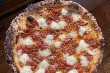 leftover meat sauce pie (i’m in love with this dough)