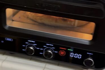 Made pizza in the Chefman, is the crust dark enough?