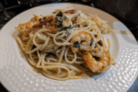 Linguine with garlic, oil and sundried tomatoes