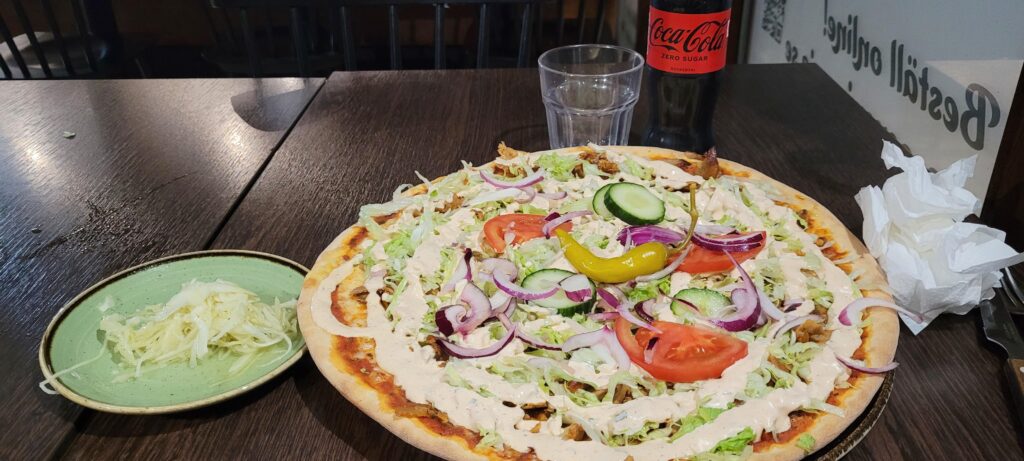 I didn't feel like tacos today, so kebab pizza it is!
