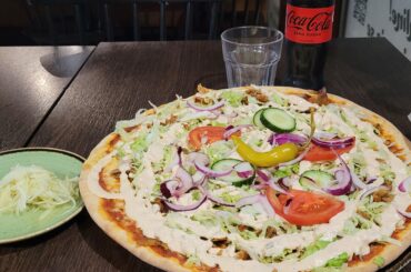 I didn't feel like tacos today, so kebab pizza it is!