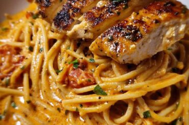 Spaghetti with Cheesy Tomato Garlic Sauce and Lemon Chicken