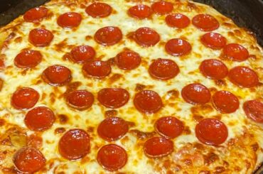 Cast iron skillet pizza