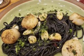 Scallop squid ink pasta 😋