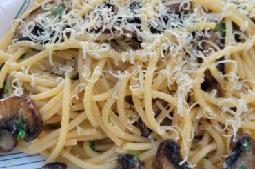 Mushrooms, shallot, garlic, white wine