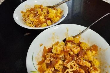 Hello Kitty pasta with diced tomato